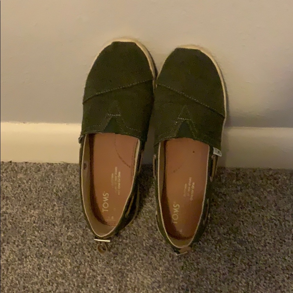 Olive green toms